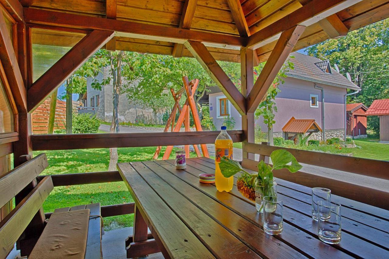 Andrea In Sertic Poljana - Haus Fuer 6 Personen Plitvicka Jezera Exterior photo