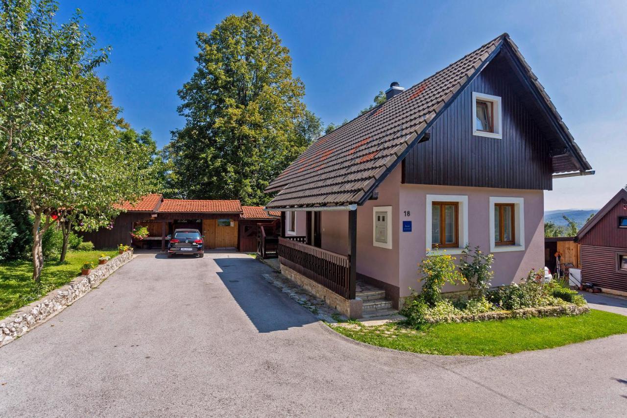 Andrea In Sertic Poljana - Haus Fuer 6 Personen Plitvicka Jezera Exterior photo